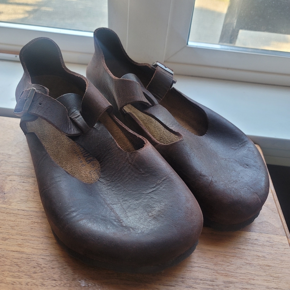 Birkenstock Paris RARE brown Mary Jane t-strap shoes